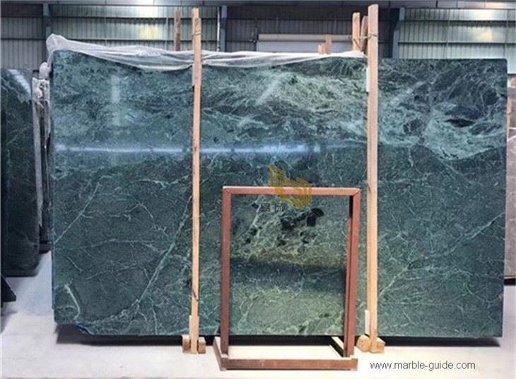 Grandi piani di vanità in marmo verde variegato
